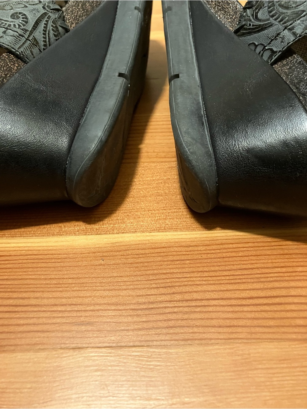 Off The Beaten Track Wedge Sandals size 10 - Picture 9 of 10